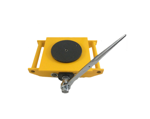 Hand-cranked small tank