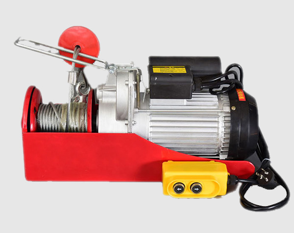 Small electric hoist for household use